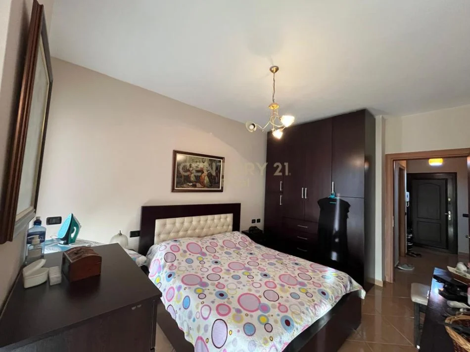 Tirane, jepet me qera apartament 1+1 Kati 8, 72 m² 480 € 