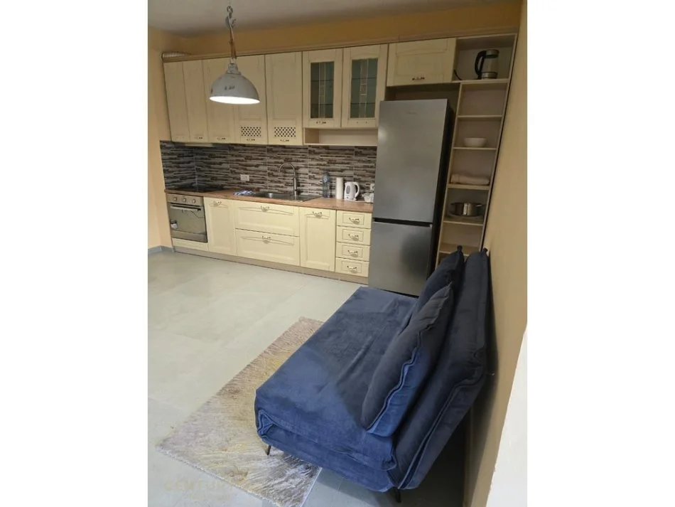 Tirane, jepet me qera apartament 2+1 Kati 5, 75 m² 700 € 