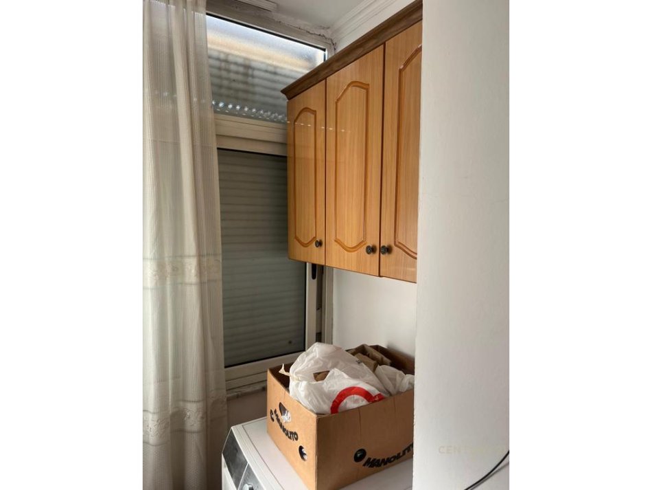 Tirane, jepet me qera apartament 2+1 Kati 2, 67 m² 450 € 