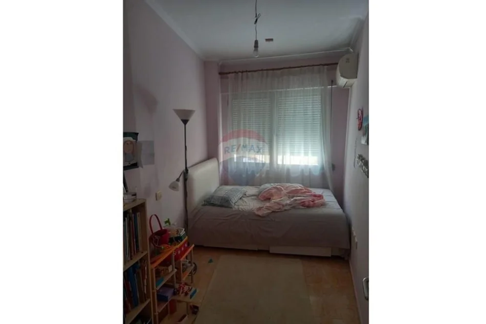 Tirane, shitet 3+1 , 151 m² (Rruga Peti)