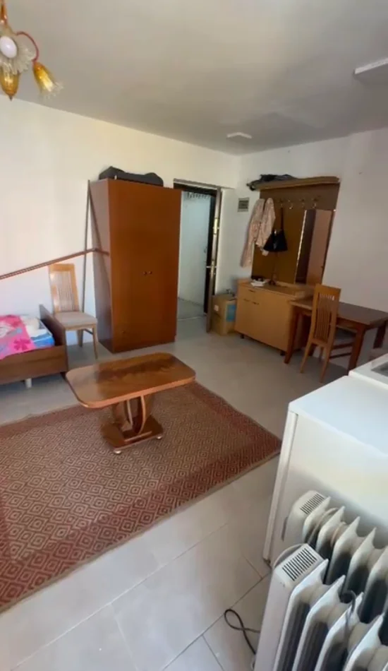 Tirane, jepet me qera garsonier Kati 3, 35 m² 350 € (Kryqezimi i 5 Majit)