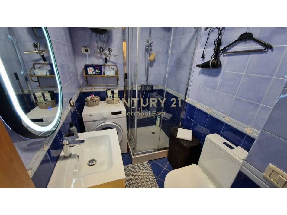 Tirane, jepet me qera apartament 2+1 Kati 4, 80 m² 750 € 