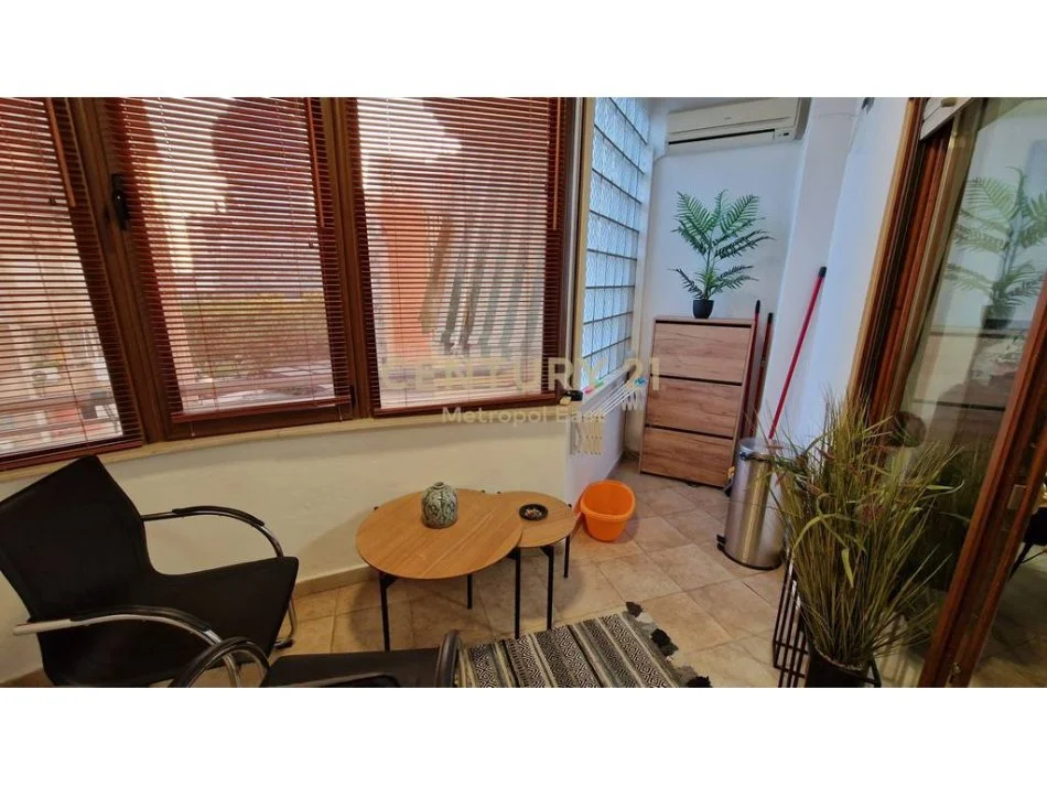 Tirane, jepet me qera apartament 2+1 Kati 4, 80 m² 750 € 