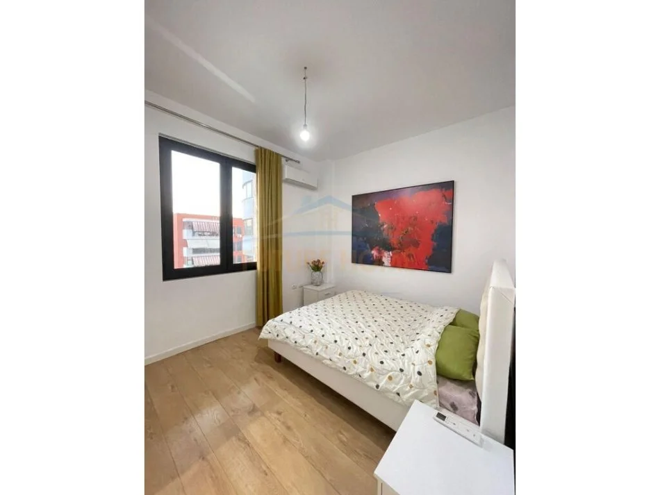 Tirane, jepet me qera apartament 2+1+Ballkon Kati 9, 82 m² 800 € (Rruga e kavajes kompleksi delijorgji)