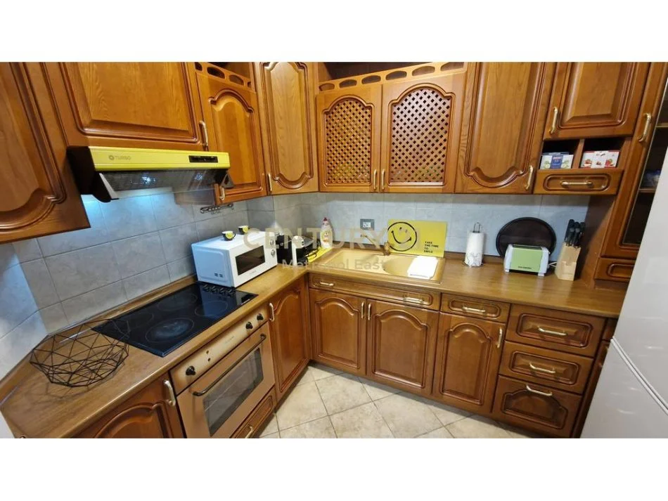 Tirane, jepet me qera apartament 2+1 Kati 4, 80 m² 750 € 