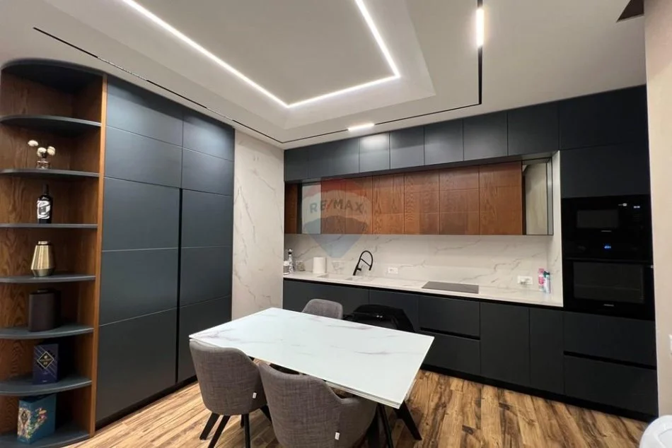 Tirane, shitet apartament 2+1+Ballkon , 119 m² 525.000 € (Kompleksi Deliorgji)