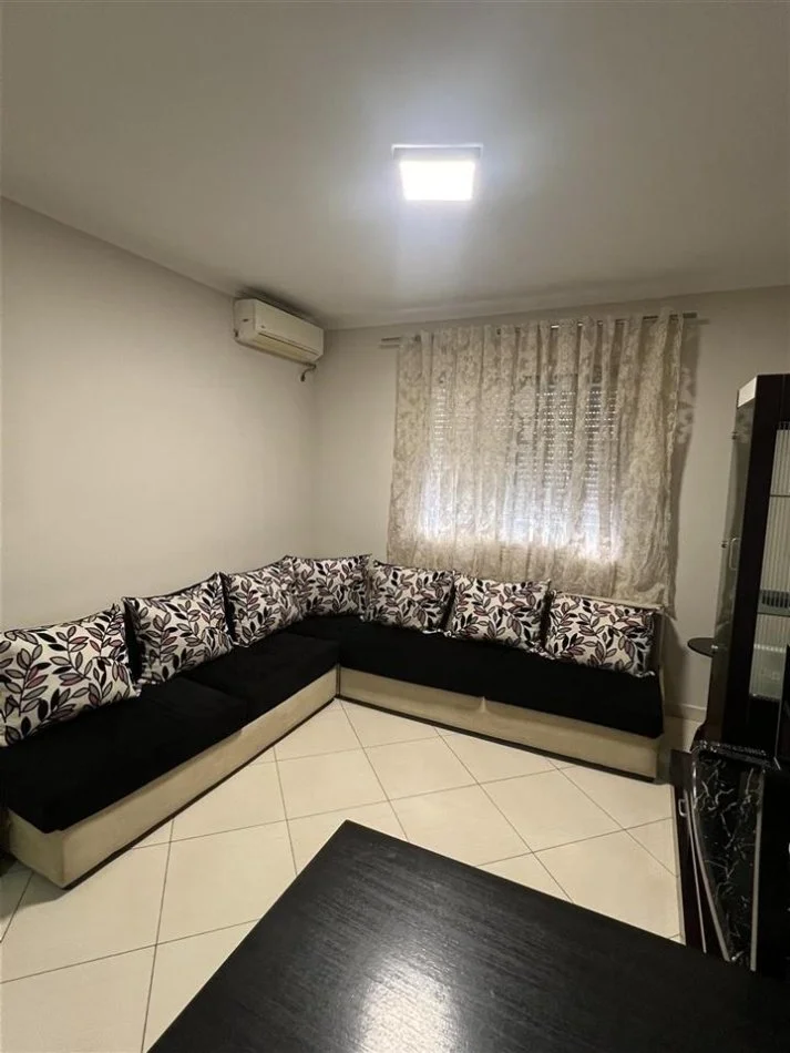 Tirane, jepet me qera apartament 2+1 Kati 2, 65 m² 500 € (Ish Parku , Shkolla Naim Frasheri)