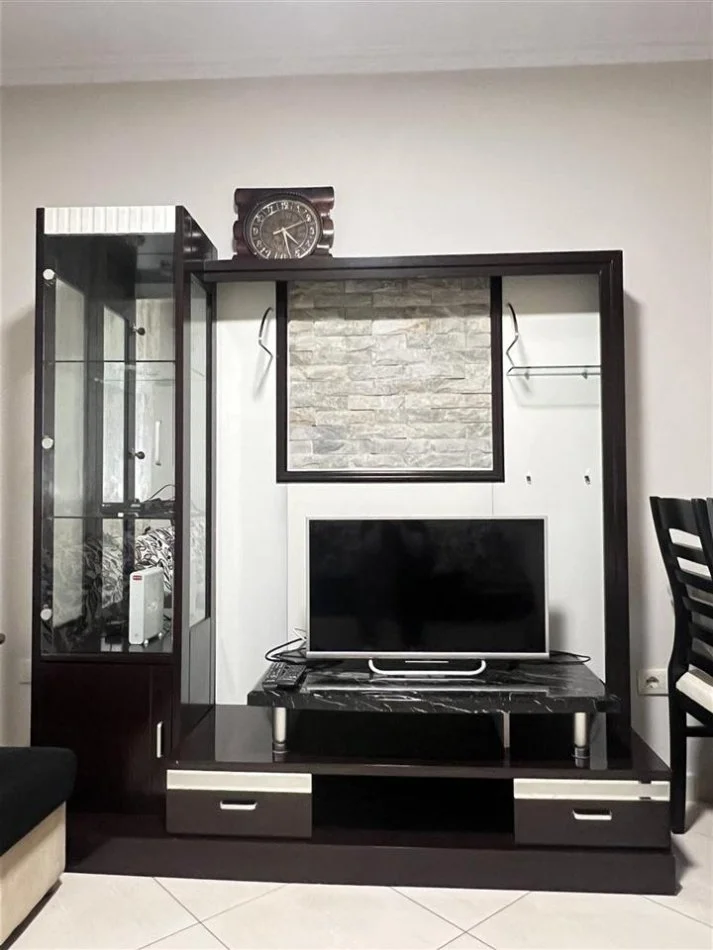 Tirane, jepet me qera apartament 2+1 Kati 2, 65 m² 500 € (Ish Parku , Shkolla Naim Frasheri)