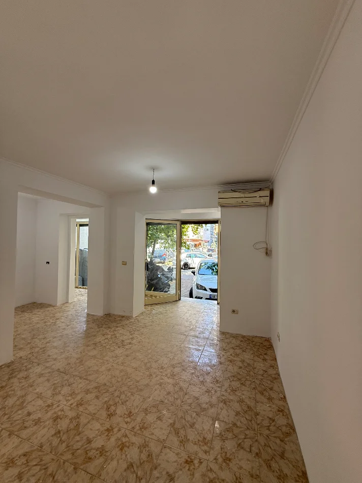 Tirane, shitet garsonier Kati 0, 63 m² 195.000 € (Poliklinika 9)