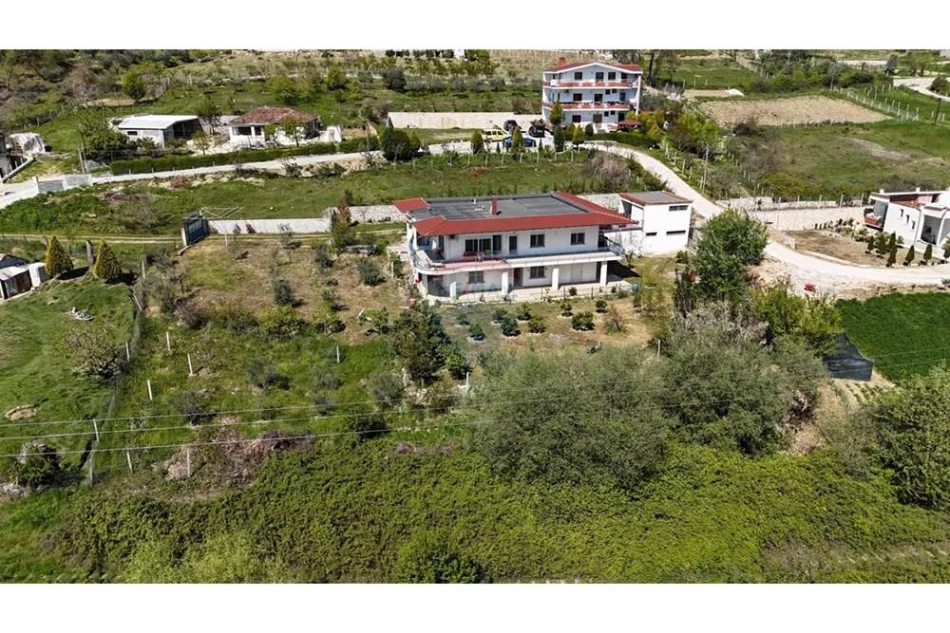 Tirane, shitet 2+1 , 1.260 m² 250.000 € (Vore)