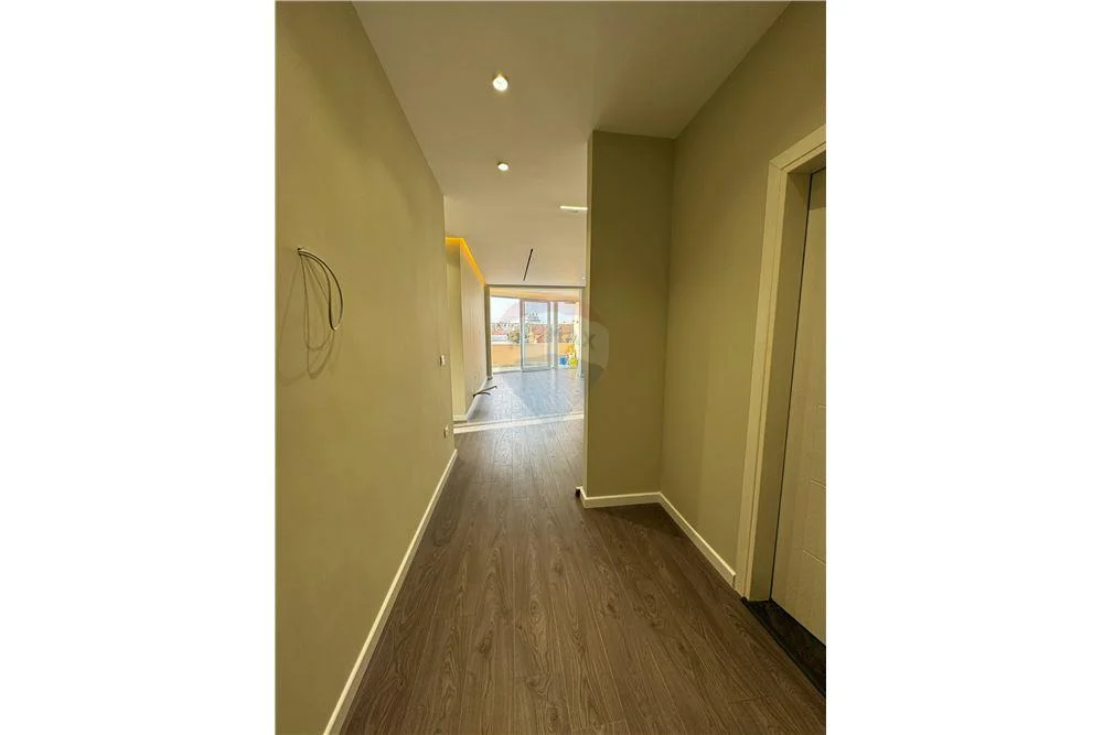 Apartament - Në Shitje - Rruga e Dibrës, Shqipëri
SHITET APARTAMENT 2+1+2 VILA GOLD!