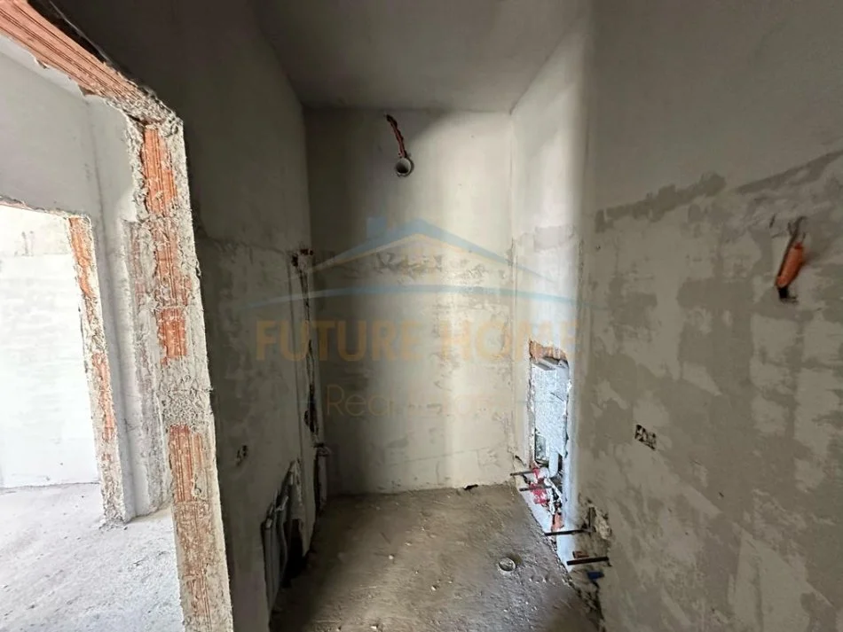 Tirane, shitet apartament 2+1+Ballkon Kati 7, 112 m² 156.000 € (5 Maj)