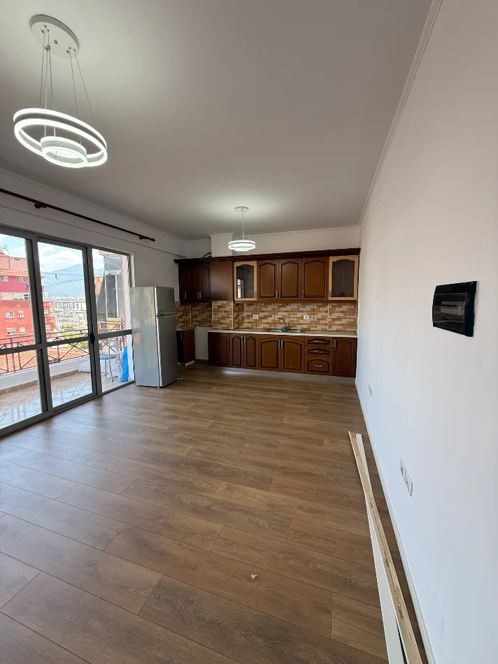 Tirane, shitet apartament 1+1 Kati 3, 67 m² 153.000 € (Rruga Rrapo Hekali - Furre Buke Dumrea Kodra Diellit)