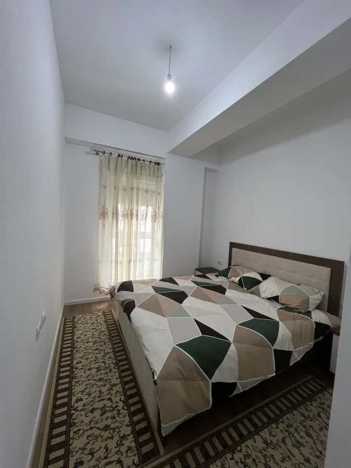 Tirane, jepet me qera apartament 2+1 Kati 3, 100 m² 500 € (Ali demi)
