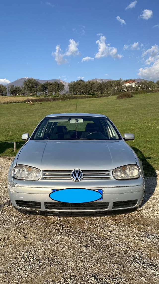 Tirane, shes makine Volkswagen Golf 4 TDI Viti 1999, 1.700 Euro