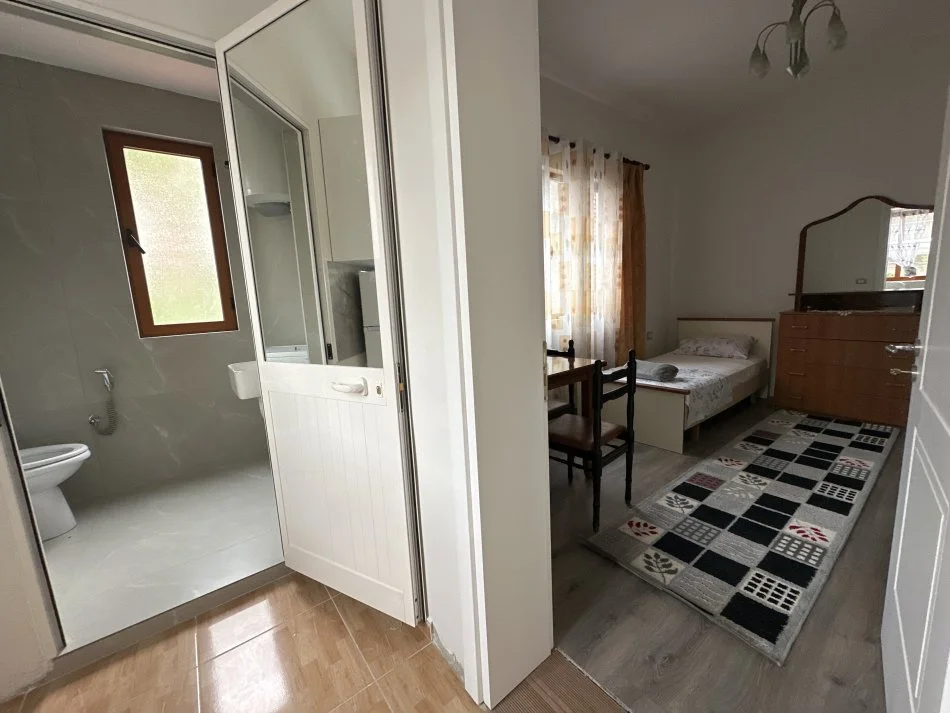 Tirane, jepet me qera shtepi 1+1 Kati 1, 40 m² 450 € (rruga at zef pellumbi)