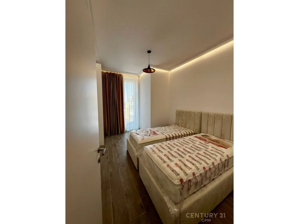 Tirane, jepet me qera apartament 2+1 Kati 8, 96 m² 900 € 