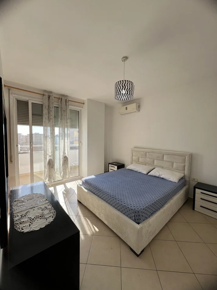 Durres, jepet me qera apartament 2+1+Ballkon Kati 8, 100 m² 350 € 