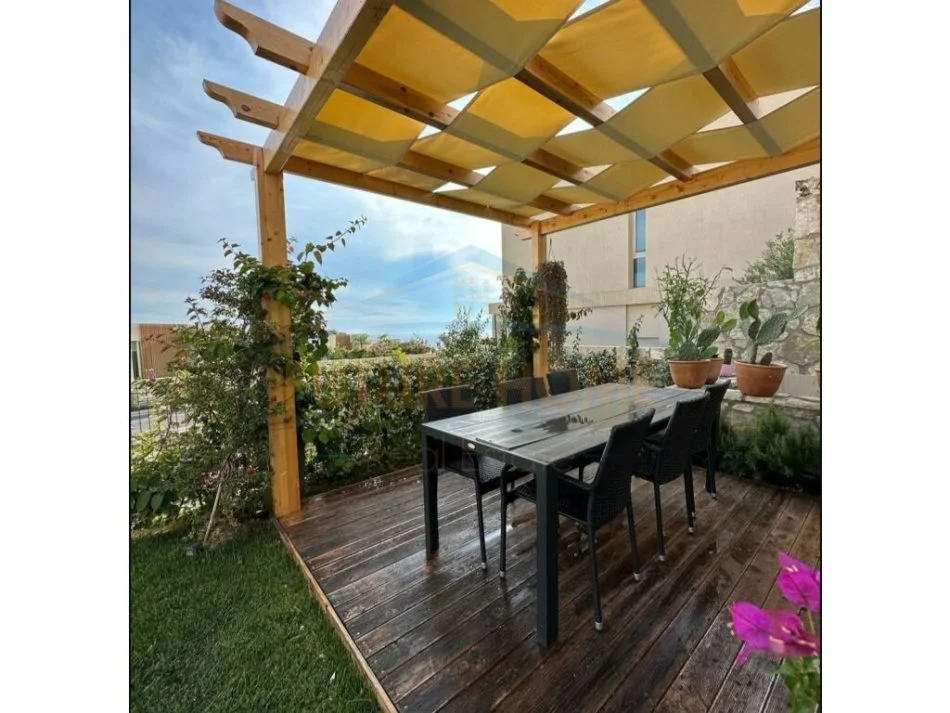 Vlore, shitet Vile 2+1+Ballkon , 780.000 € (Green Coast)