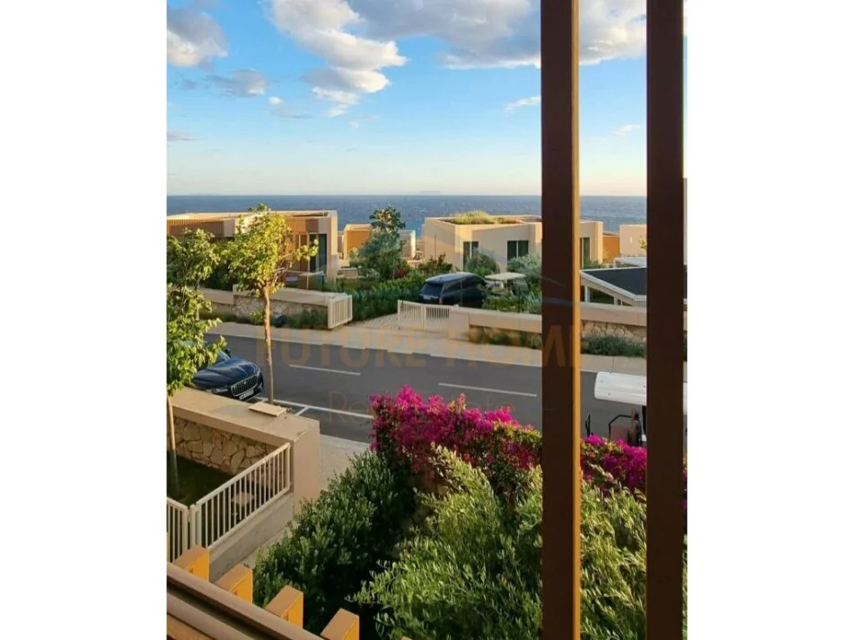 Vlore, shitet Vile 2+1+Ballkon , 780.000 € (Green Coast)