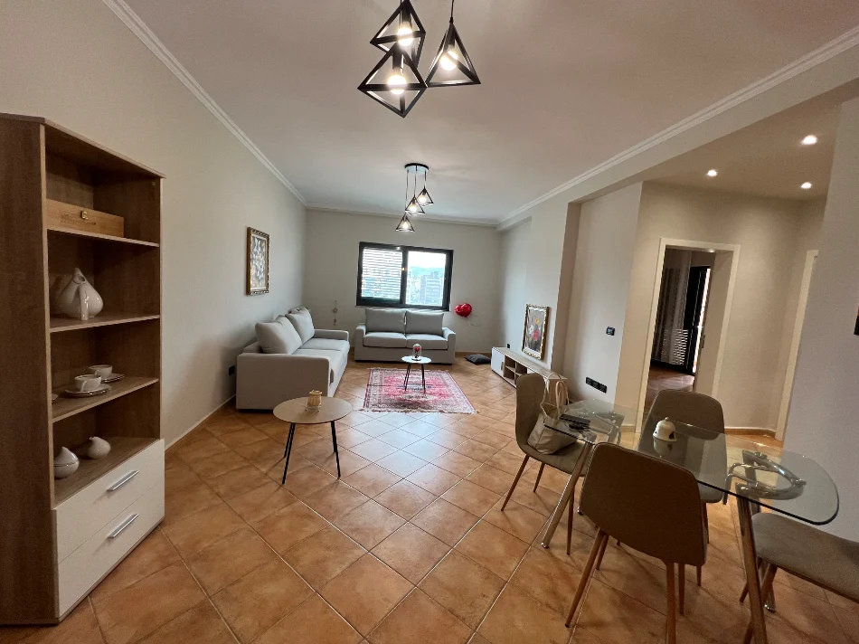 Jepet  me qera apartament 2+1+2 +Ballkon te Ish Parku Kati 9, 110 m² 600 € (Rruga Ndre Mjeda)