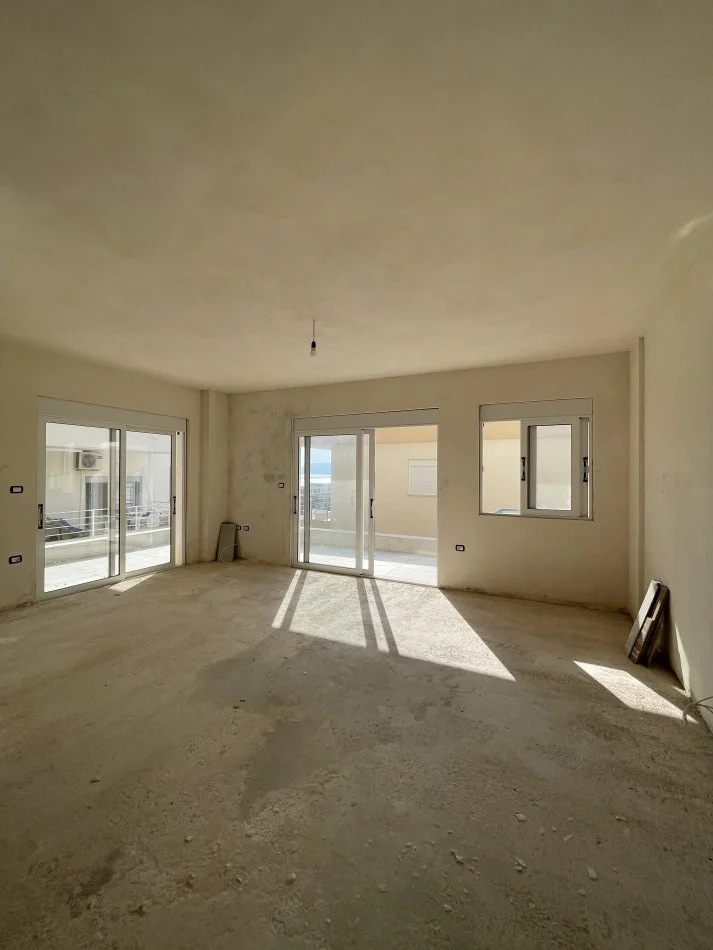 Sarande, shitet apartament 1+1+Ballkon Kati 5, 84 m² 115.000 € (Rruga butrinti)