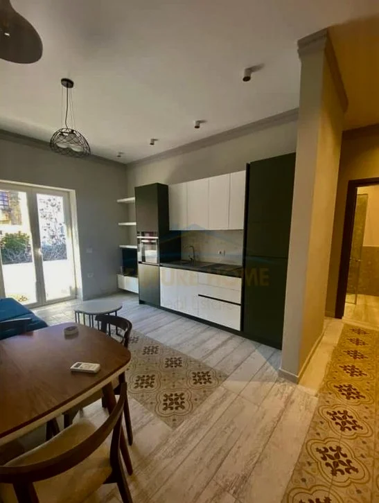 Tirane, jepet me qera apartament 2+1 Kati 2, 65 m² 700 € 