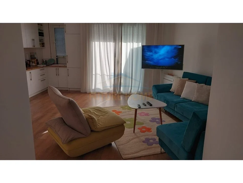 Vlore - Lungomare - Uji i Ftohte, shitet apartament 1+1+Ballkon Kati 2, 62 m² 180.000 € (Vlore)