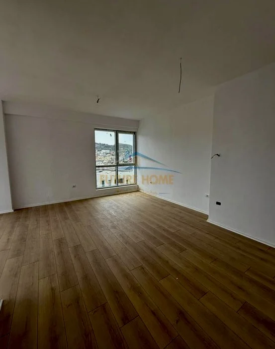 Tirane, shitet apartament 3+1+Ballkon Kati 10, 144 m² 580.000 € 