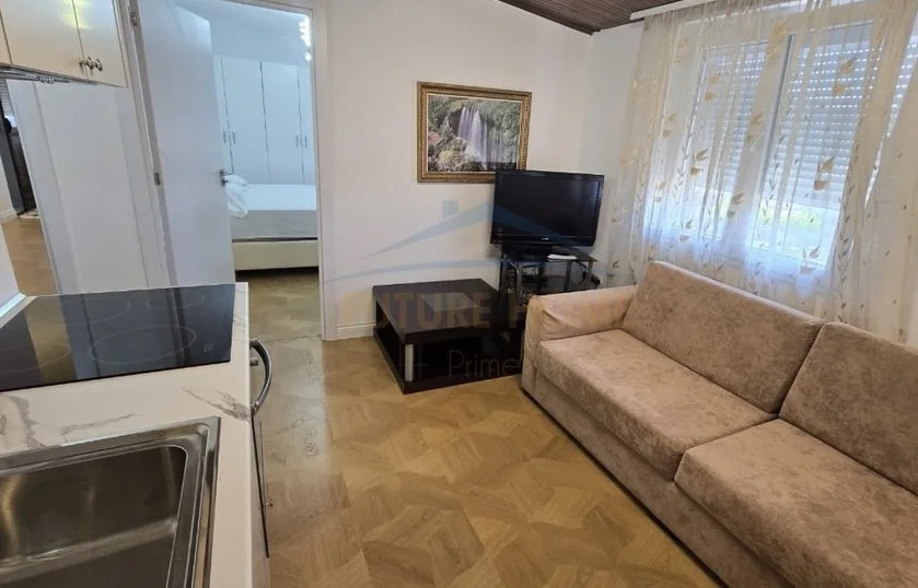 Tirane, jepet me qera apartament 2+1 Kati 6, 71 m² 670 € 