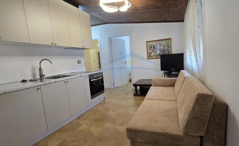 Tirane, jepet me qera apartament 2+1 Kati 6, 71 m² 670 € 