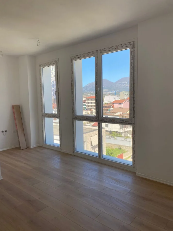 Tirane, jepet me qera ambjent biznesi Kati 4, 60 m² 600 € (Rruga Jordan Misja)