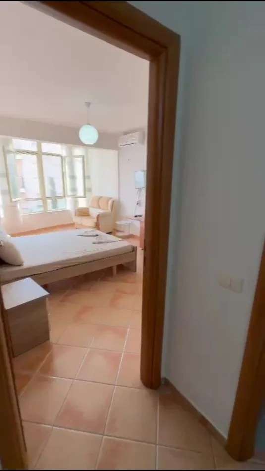 Durres, jepet me qera apartament 2+1 Kati 3, 40 m² 300 € (Golem)