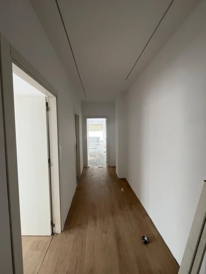 Tirane, jepet me qera apartament 1+1 Kati 4, 80 m² 500 € (Fresku)