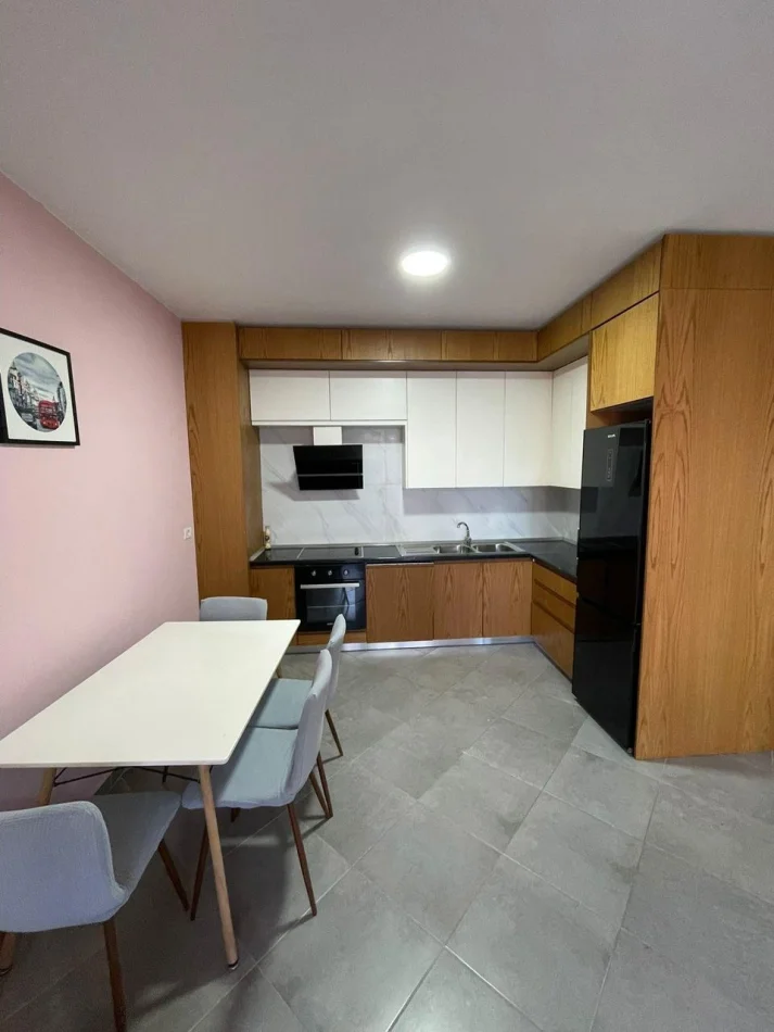 Tirane, jepet me qera apartament 1+1 Kati 4, 73 m² 550 € (Astir)
