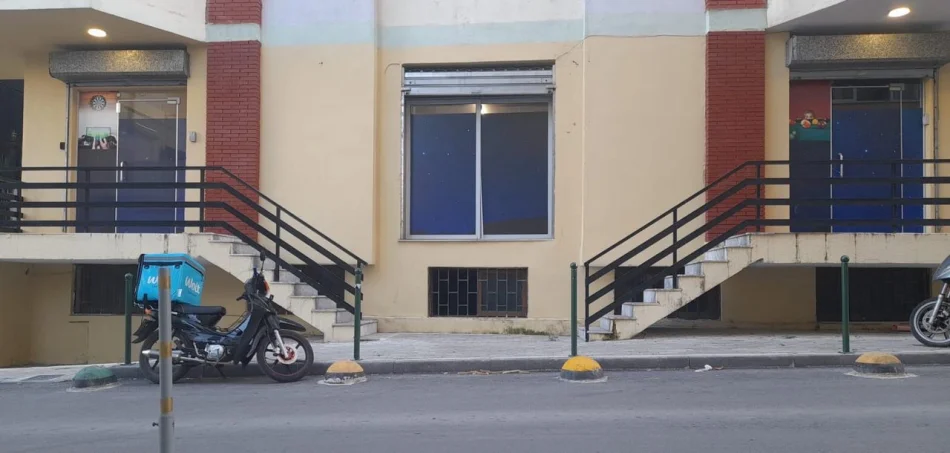 Tirane, jepet me qera ambjent biznesi Kati 1, 188 m² 1700 € (Bill Clinton Street)