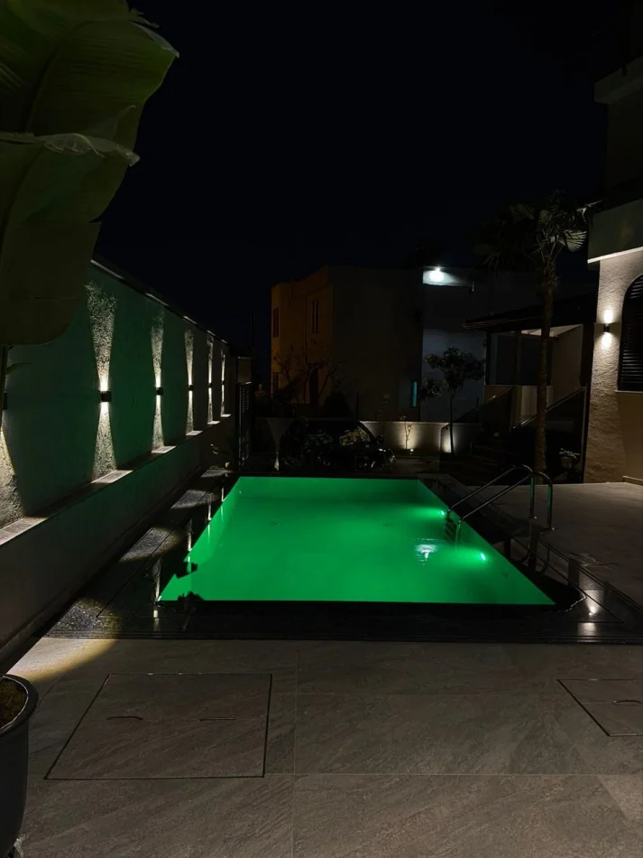 Tirane, shitet apartament 2+1 Kati 1, 650 m² 2.000.000 € (Liqeni I Thate 2 000)