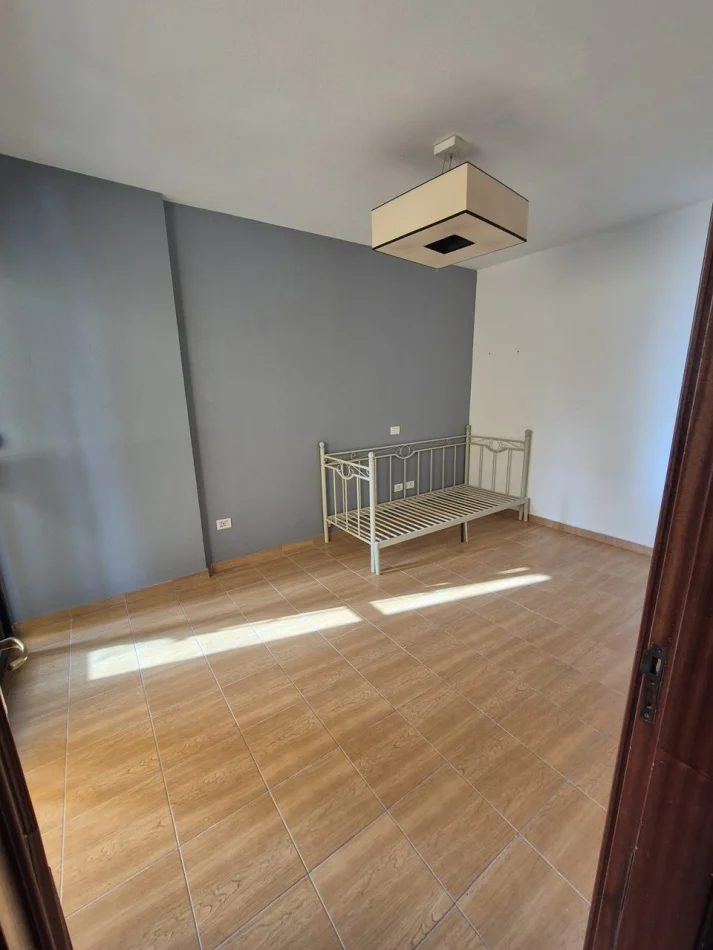 Tirane, jepet me qera apartament 2+1 Kati 7, 80 m² 700 € (Brryli)