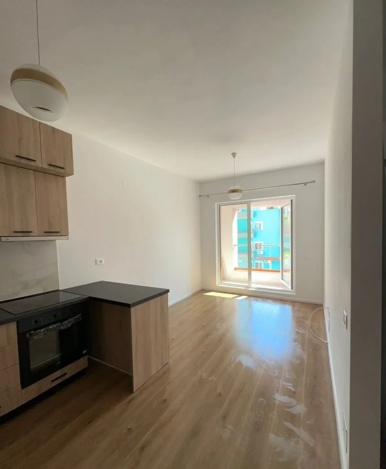 Tirane, jepet me qera apartament 1+1 Kati 5, 50 m² 350 € (Ali Demi)