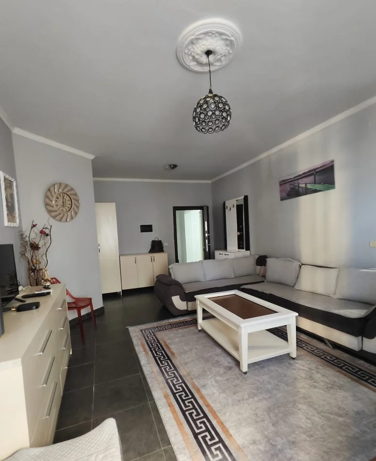 Tirane, jepet me qera apartament 1+1 Kati 3, 78 m² 450 € (Astir)