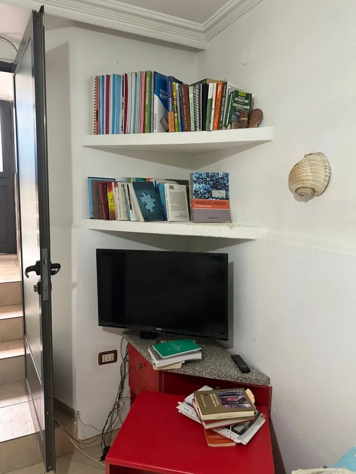 Tirane, jepet me qera apartament 1+1 Kati 1, 35 m² 260 € (Blloku)