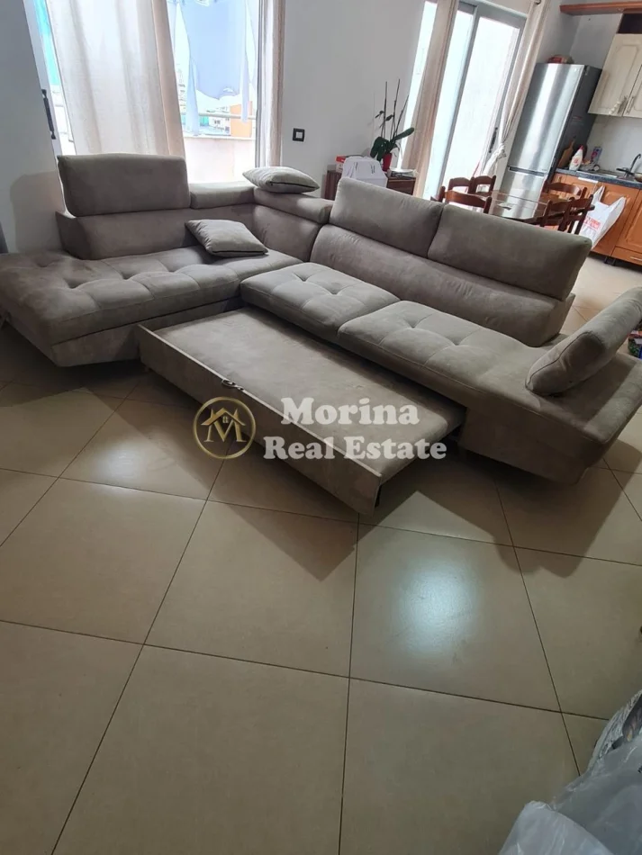 Tirane, jepet me qera apartament 3+1 Kati 6, 150 m² 500 € (Komisariati Nr 4)