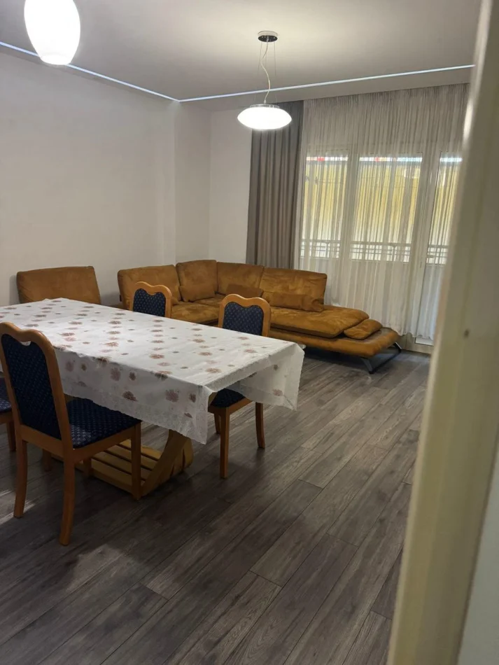Tirane, jepet me qera apartament 2+1 Kati 2, 90 m² 550 € (Astir)