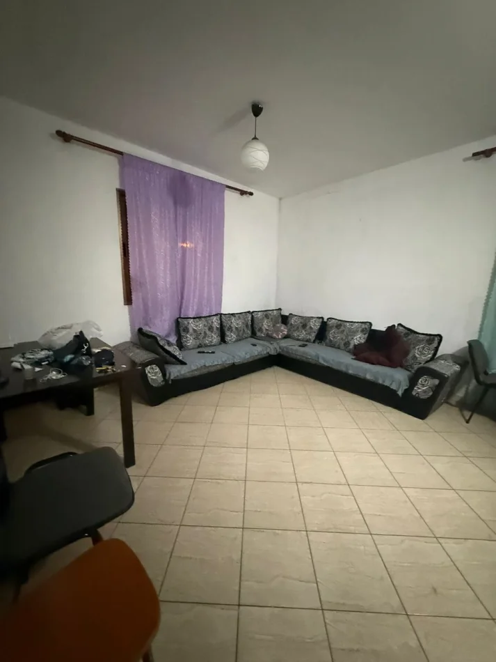 Tirane, jepet me qera apartament 2+1 Kati 0, 85 m² 400 € (Rruga 5 Maji)