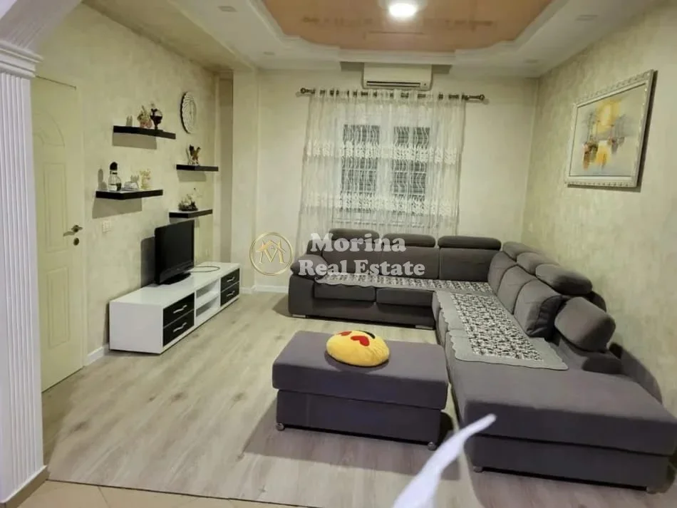 Tirane, jepet me qera apartament Kati 3, 300 m² 1.300 € (Pajtoni Center)