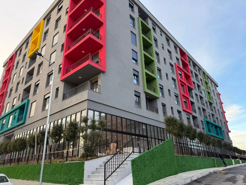 Tirane, shitet apartament 1+1 Kati 4, 83000 € (I Mbaruar Tek Color Splash Rezidence Paskuqan)