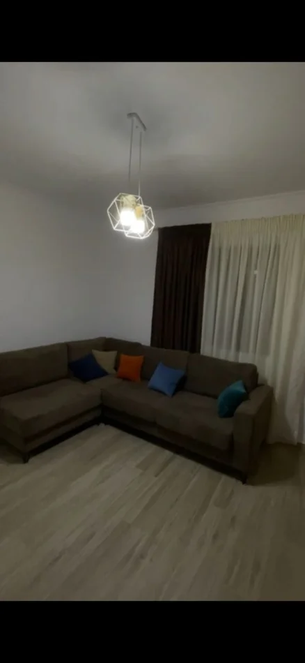 Tirane, jepet me qera apartament 1+1 Kati 1, 65 m² 500 € (Rruga Deshmoret E Fekenit)
