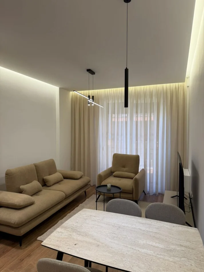 Tirane, jepet me qera apartament 1+1 Kati 3, 57 m² 550 € (Fusha Aviacionit)