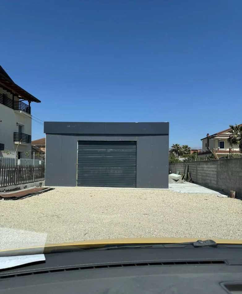 Tirane, jepet me qera magazine Kati 0, 140 m² 900 € (Tirana International Airport Mother Teresa)