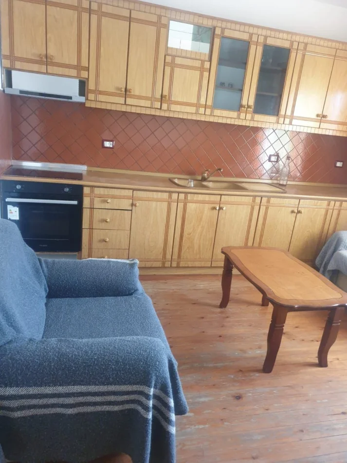 Tirane, jepet me qera apartament 2+1 Kati 2, 65 m² 400 € (Qsut)
